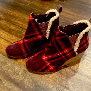 Toms booties size 6.5